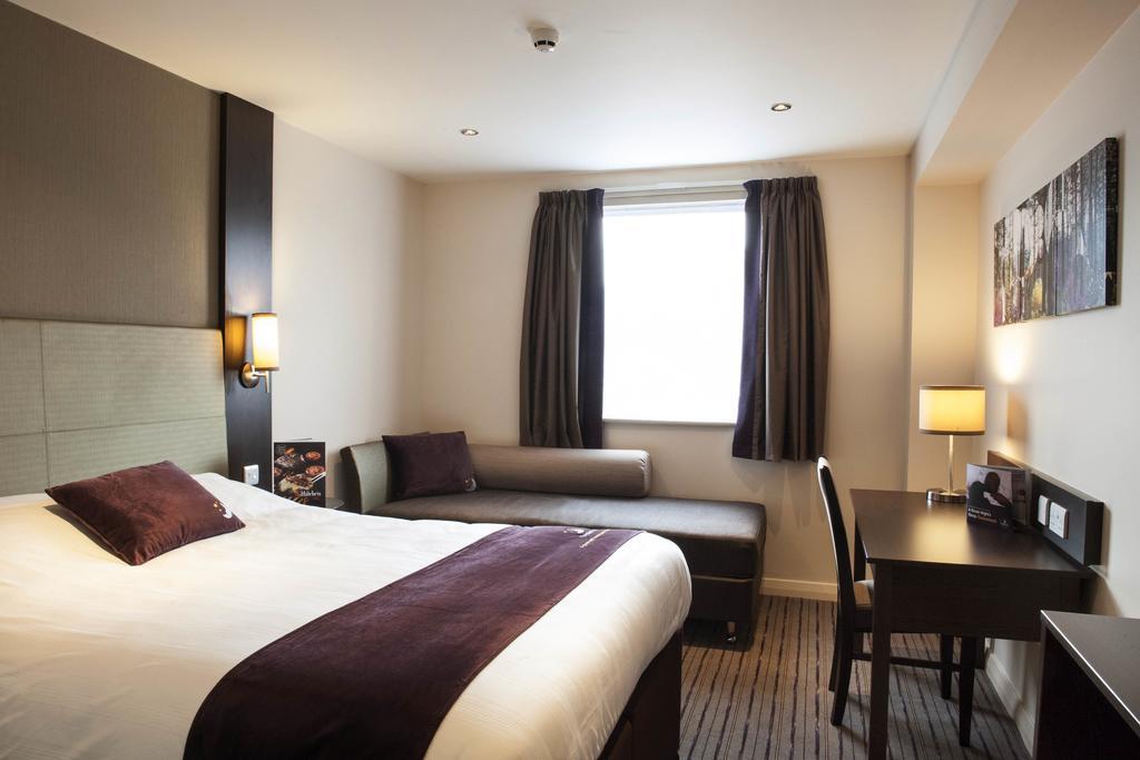 Premier Inn Glasgow East Kilbride - Peel Park Camera foto