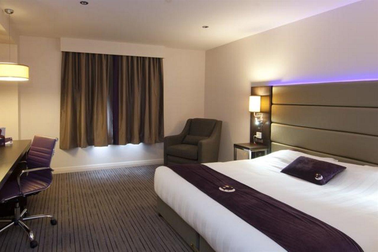 Premier Inn Glasgow East Kilbride - Peel Park Esterno foto